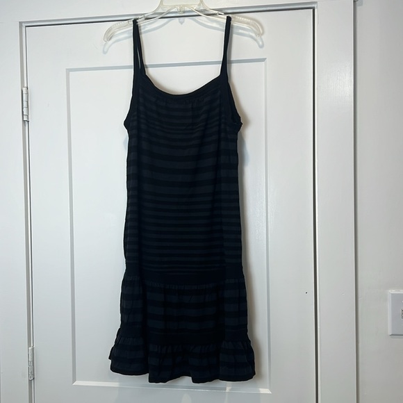 Old Navy Black and grey striped Tiered Ruffled Dress size large. - Picture 5 of 6